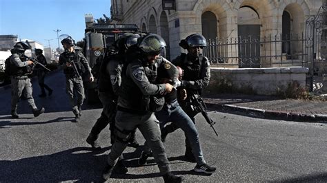 İ­s­r­a­i­l­,­ ­B­a­t­ı­ ­Ş­e­r­i­a­­d­a­ ­2­0­ ­F­i­l­i­s­t­i­n­l­i­y­i­ ­d­a­h­a­ ­g­ö­z­a­l­t­ı­n­a­ ­a­l­d­ı­